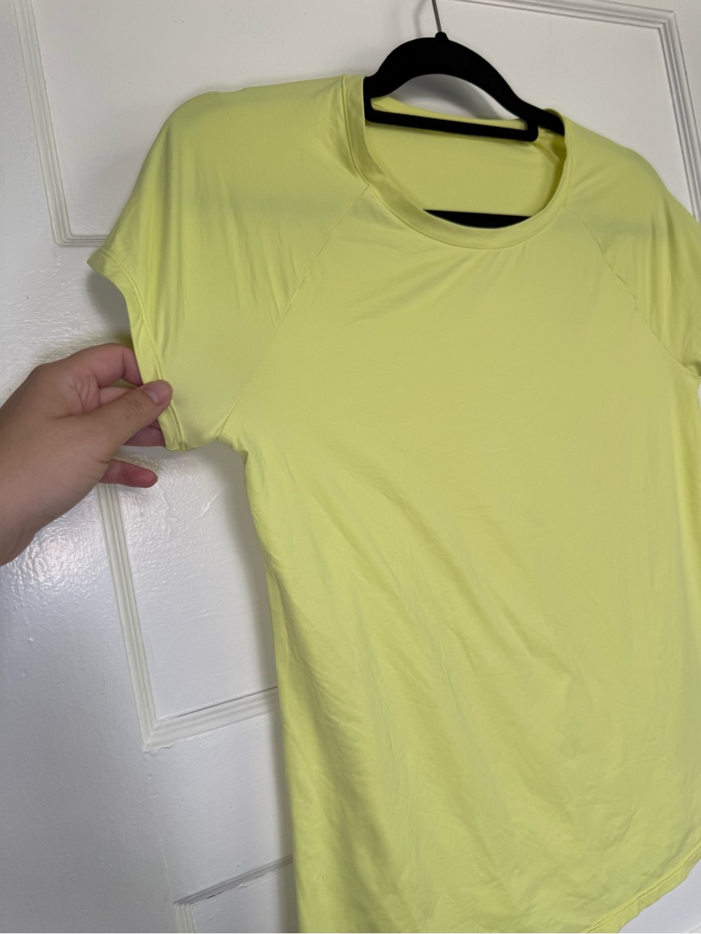 ALO Yoga Short Sleeve Crew Tee - Pale Yellow Sz XS - Picture 3 of 10